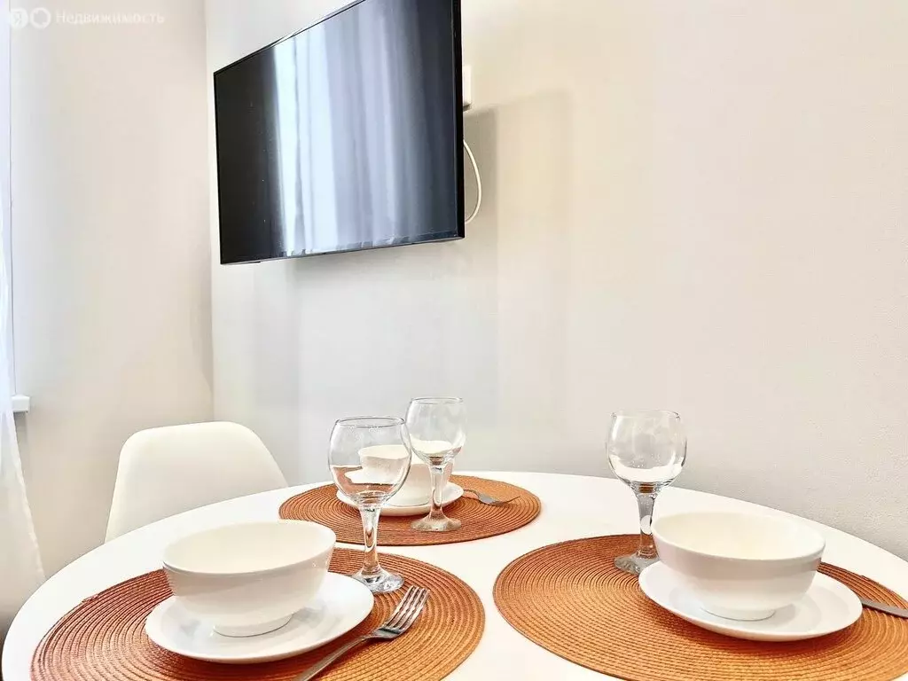 Квартира-студия: Тюмень, Новгородская улица, 1 (27.7 м) - Фото 1