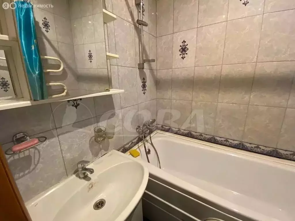 2-комнатная квартира: Тюмень, улица Салтыкова-Щедрина, 36 (61 м) - Фото 1