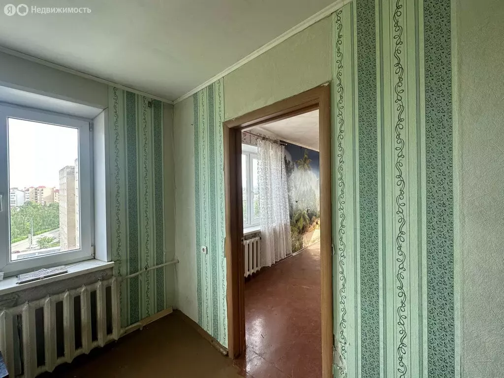 4-комнатная квартира: Туймазы, улица 70 лет Октября, 11 (78.6 м) - Фото 0