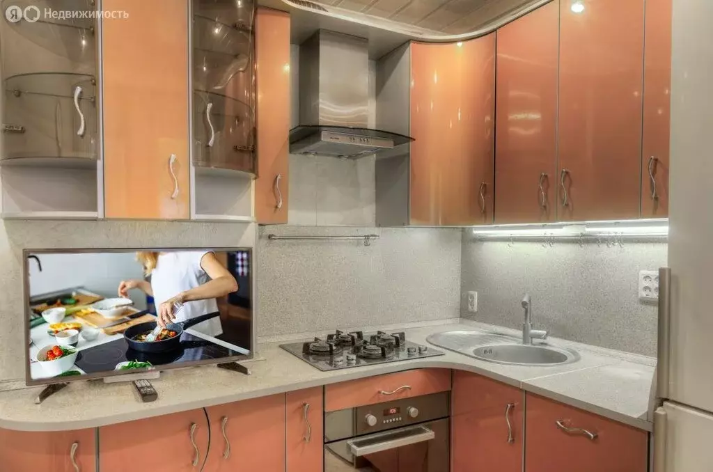 3-комнатная квартира: Курск, улица Бойцов 9-й Дивизии, 185 (76.3 м) - Фото 1