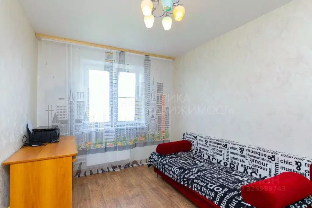 3-к кв. Тюменская область, Тюмень ул. Мебельщиков, 4 (70.0 м) - Фото 0