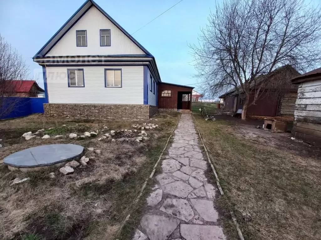 Дом в Башкортостан, Чишминский поссовет, Чишмы рп ул. ... - Фото 1