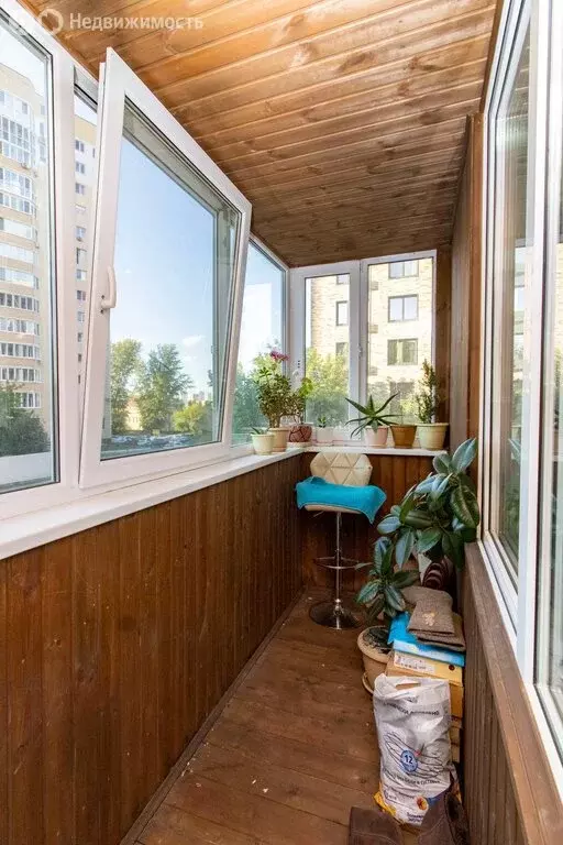 2-комнатная квартира: Тюмень, улица Водников, 5 (77 м) - Фото 0