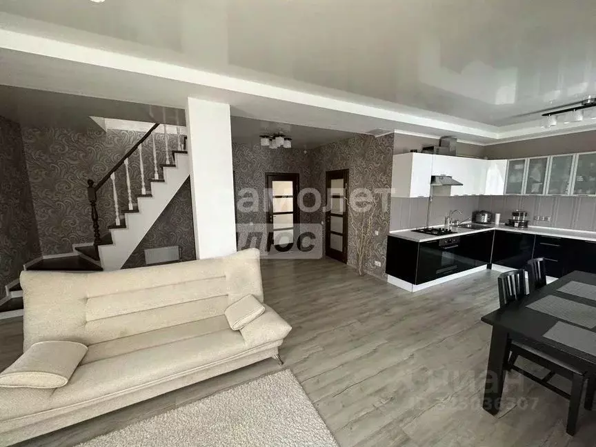 Дом в Краснодарский край, Тимашевский район, Роговское с/пос, Красный ... - Фото 1