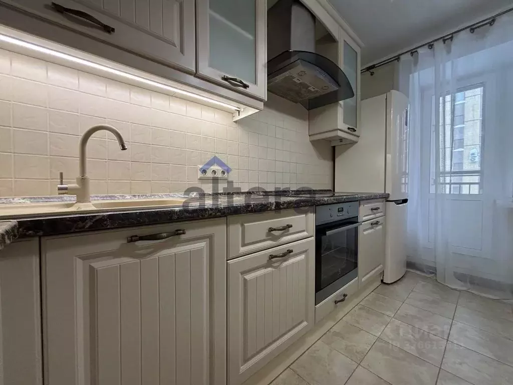 2-к кв. Татарстан, Казань ул. Рауиса Гареева, 100 (50.0 м) - Фото 1