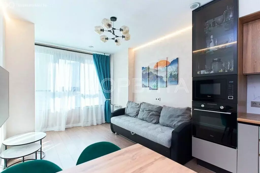 1-комнатная квартира: Тюмень, улица Мельникайте, 32к2 (55 м) - Фото 1