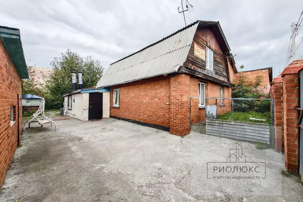 Дом в Челябинская область, Челябинск Речная ул., 4 (160 м) - Фото 1