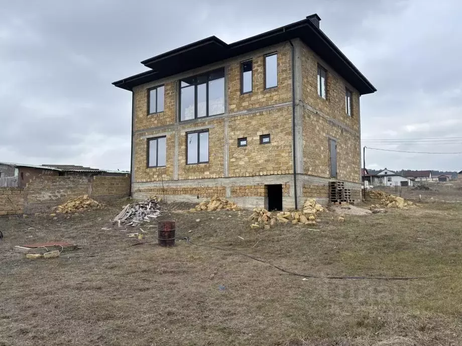 Дом в Крым, Симферопольский район, Трудовское с/пос, с. Строгоновка ... - Фото 1