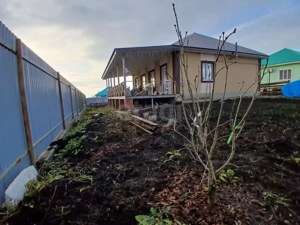 Дом в Башкортостан, Иглинский район, Акбердинский сельсовет, д. ... - Фото 2