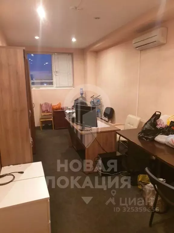 Офис в Омская область, Омск Октябрьская ул., 127 (150 м) - Фото 1