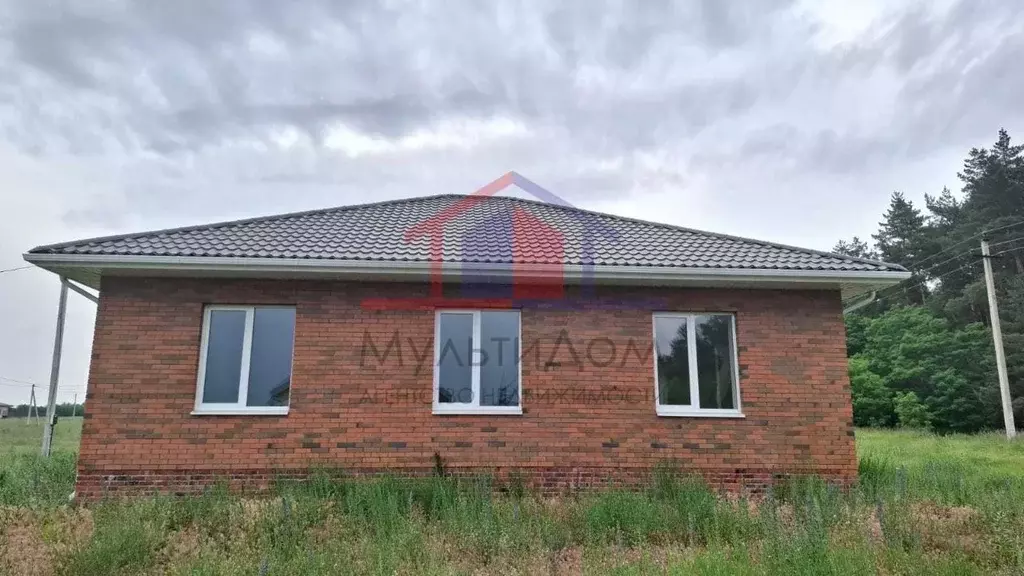 Коттедж в Белгородская область, Старооскольский городской округ, с. ... - Фото 1
