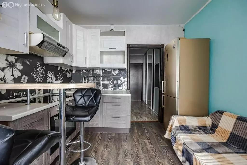 Квартира-студия: Мурино, Охтинская аллея, 16 (24.7 м) - Фото 2