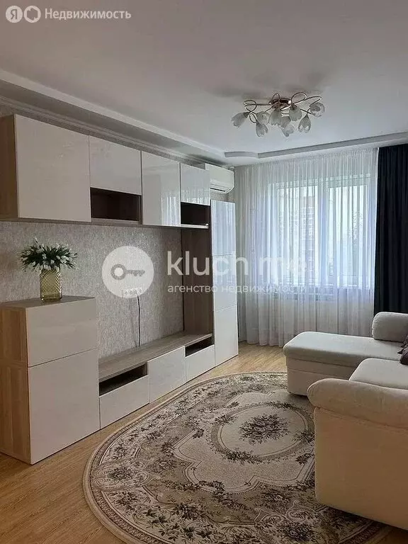 3-комнатная квартира: Казань, проспект Ямашева, 88 (67 м) - Фото 0