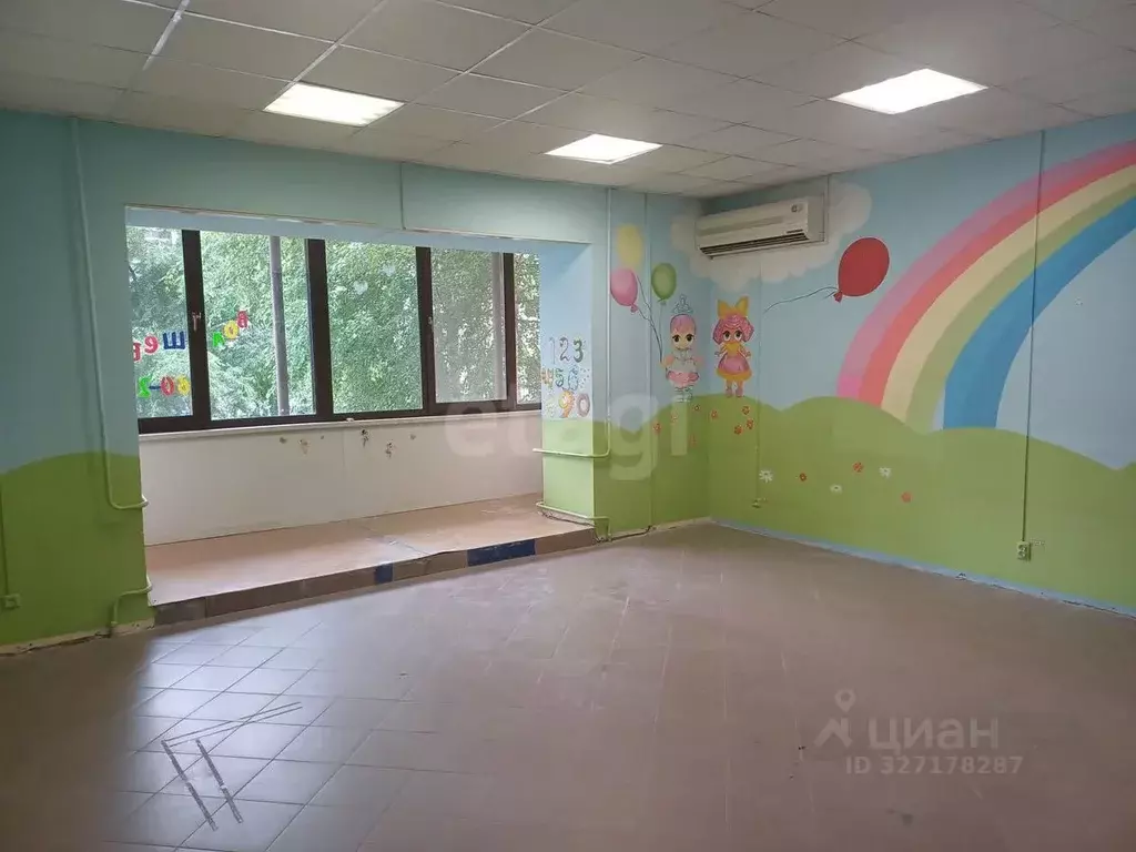 Помещение свободного назначения в Тюменская область, Тюмень ул. ... - Фото 1