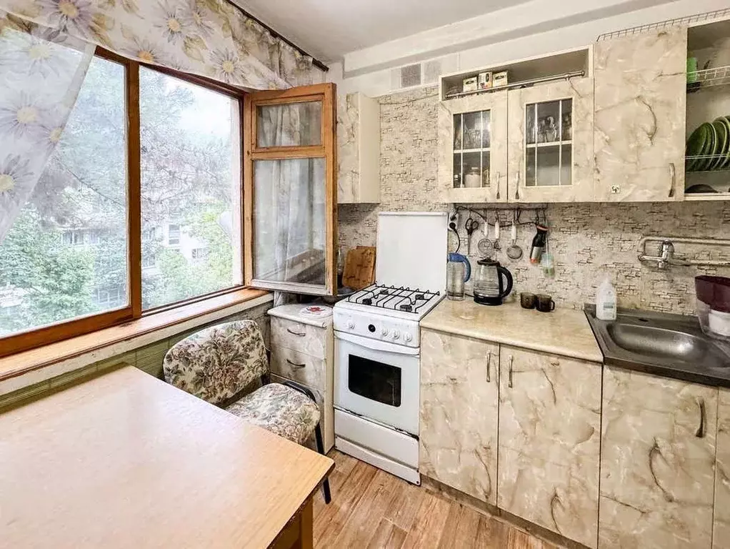 2-к кв. Краснодарский край, Сочи ул. Кирова, 77 (50.0 м) - Фото 1