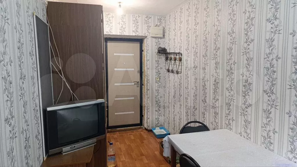 Комната 11 м в 5-к., 2/4 эт. - Фото 1