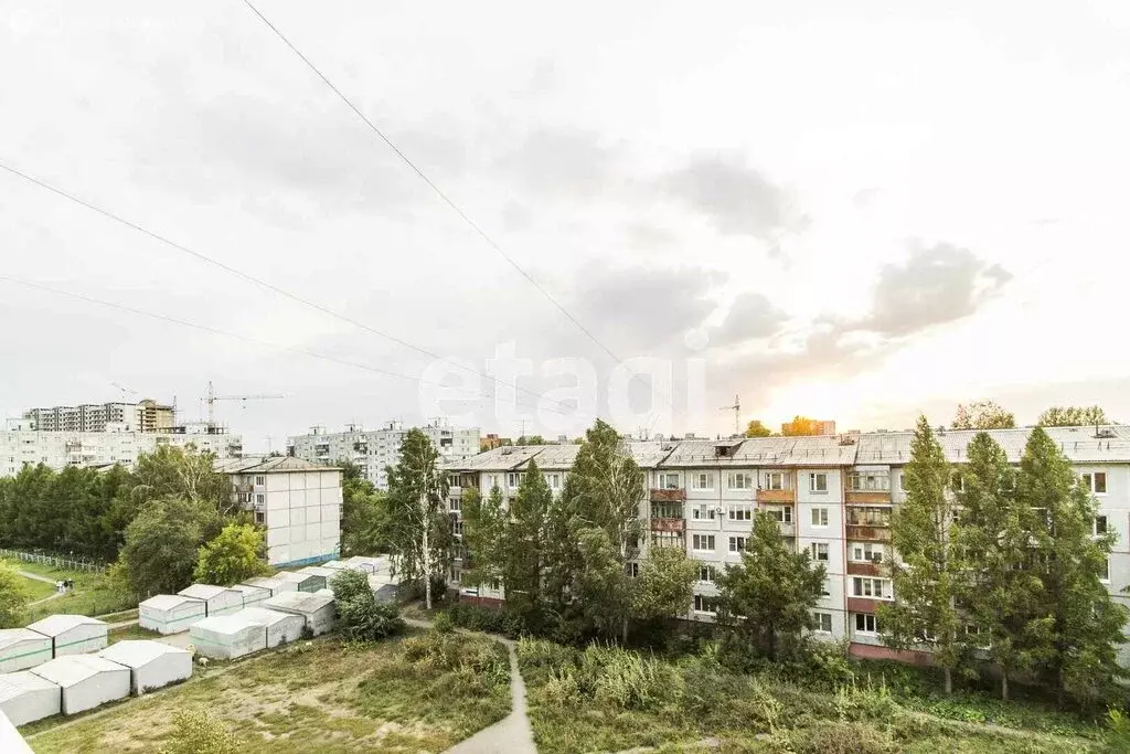 3-комнатная квартира: Омск, микрорайон Заозёрный, улица Сергея ... - Фото 1