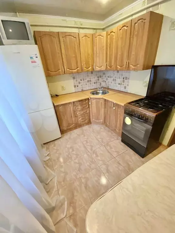 2-к. квартира, 60 м, 1/9 эт. - Фото 1