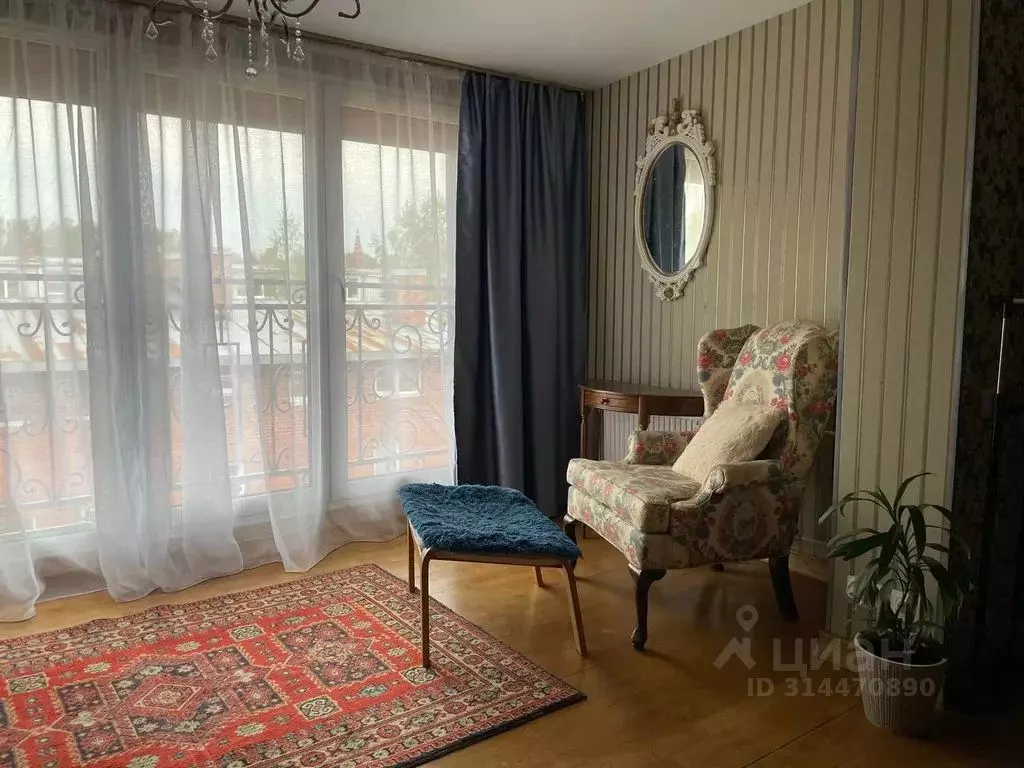 Дом в Санкт-Петербург, Санкт-Петербург, Петергоф ул. Дивеевская, 1Л ... - Фото 1