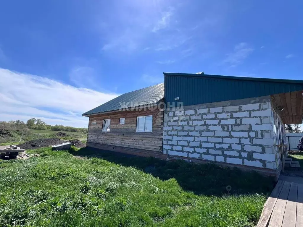 Дом в Новосибирская область, Ордынский район, с. Верх-Ирмень ... - Фото 1