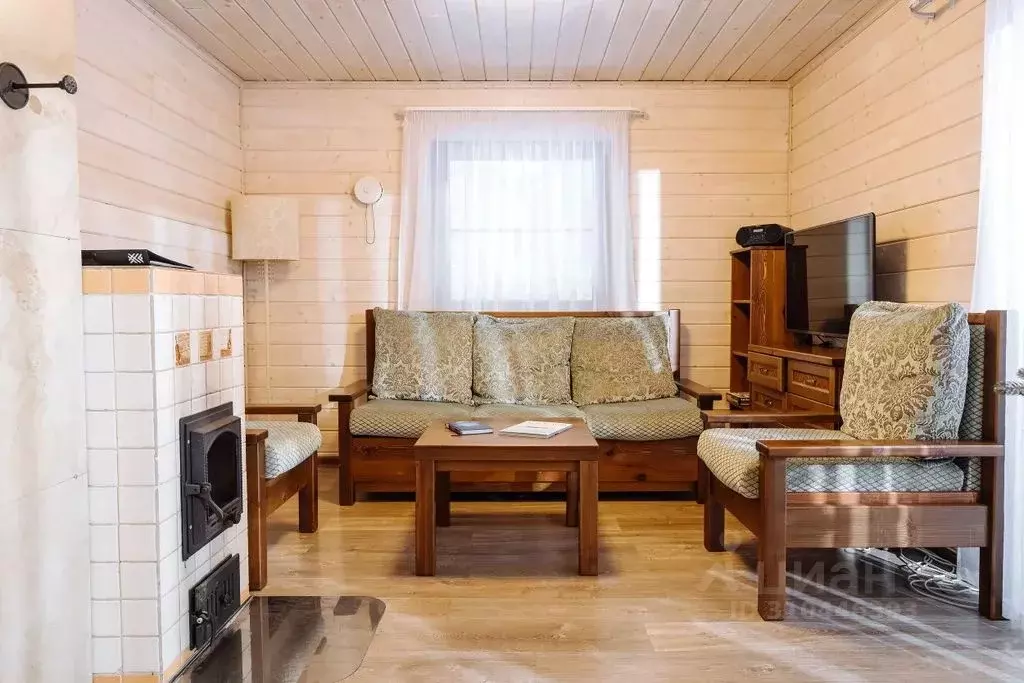 Дом в Карелия, Суоярвский муниципальный округ, с. Вешкелица  (100 м) - Фото 1