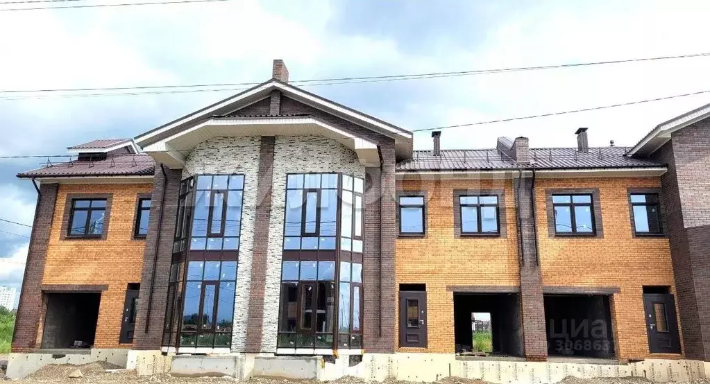 Таунхаус в Хакасия, Усть-Абаканский район, с. Калинино ул. Покровская ... - Фото 1