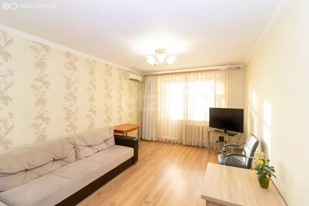 2-комнатная квартира: Тюмень, Магнитогорская улица, 4 (66 м) - Фото 1