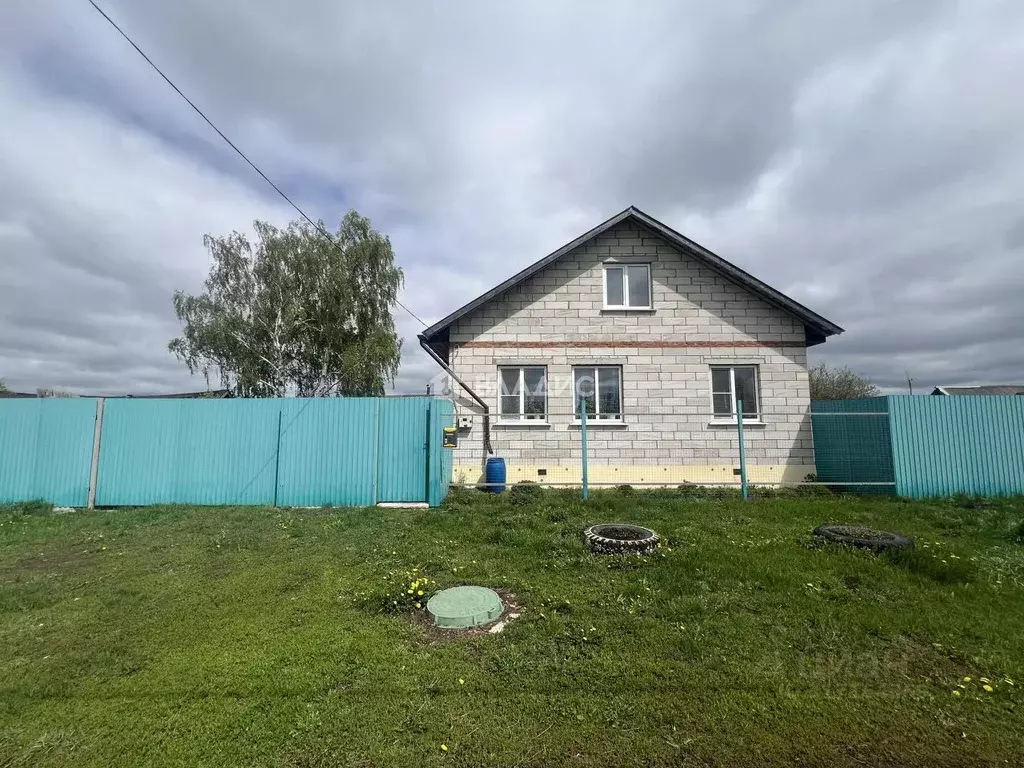 Дом в Пензенская область, Кузнецкий район, с. Никольское Октябрьская ... - Фото 0