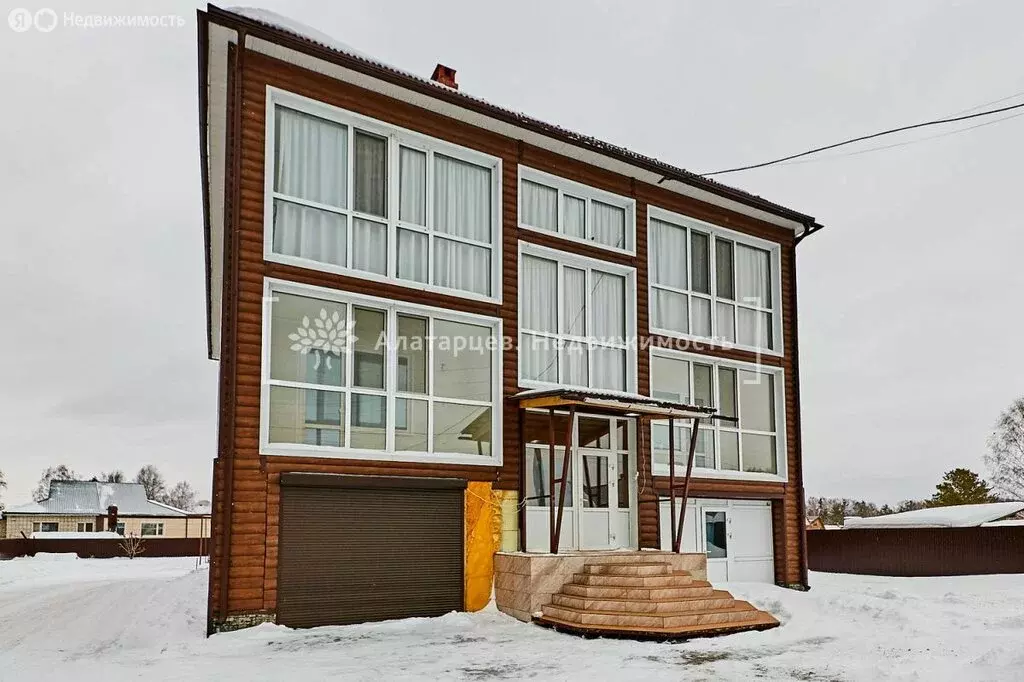 Дом в село Дзержинское, Лесная улица, 30Б (560 м) - Фото 1