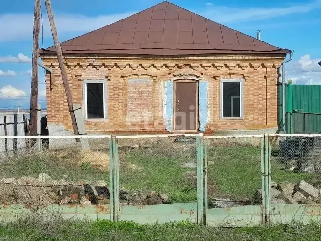 Помещение свободного назначения в Саратовская область, с. Синенькие ... - Фото 1