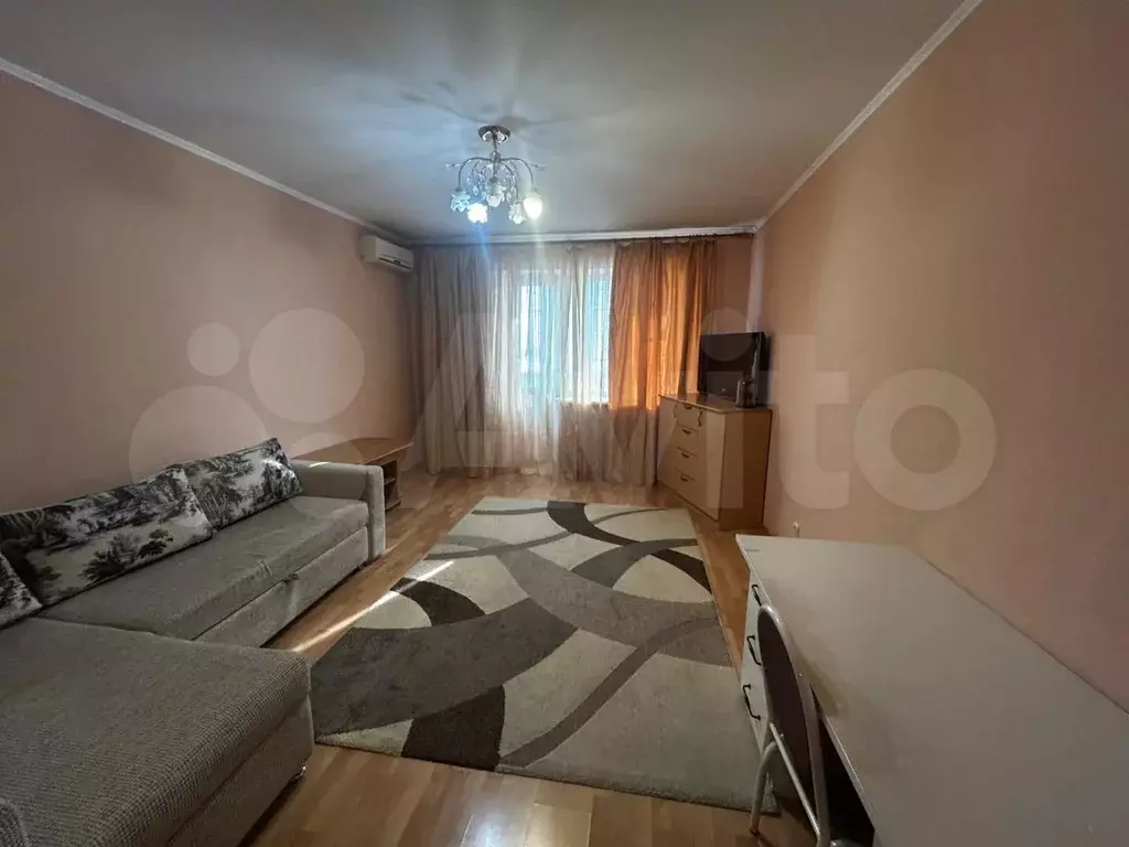 1-к. квартира, 57 м, 5/18 эт. - Фото 1