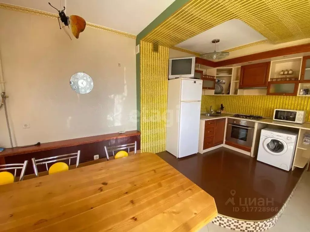 Дом в Крым, Алушта ул. Владимира Хромых, 27 (190 м) - Фото 0