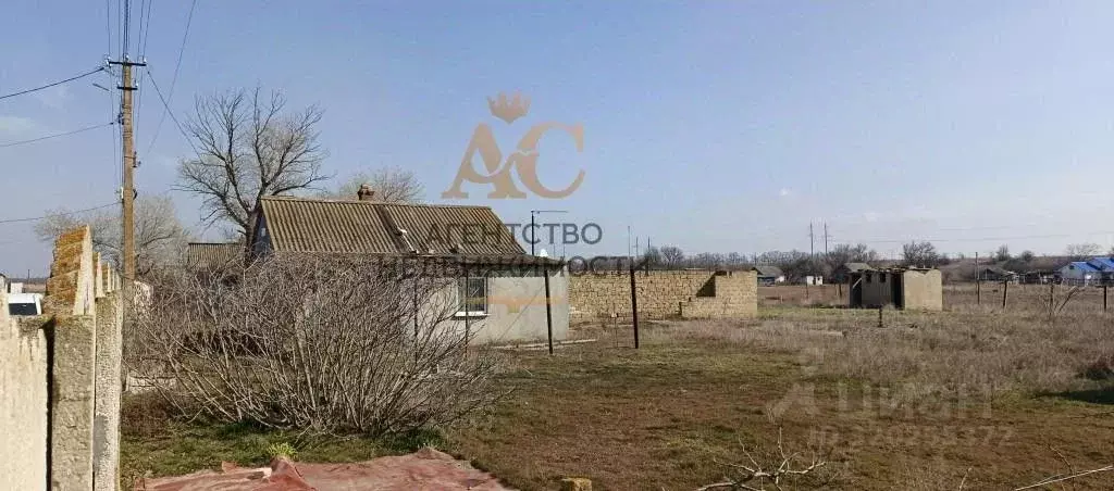 Дом в Крым, Ленинский район, Останинское с/пос, с. Песочное ул. ... - Фото 1