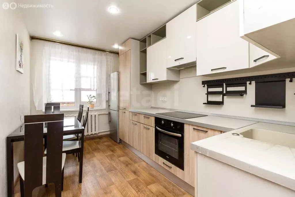 3-комнатная квартира: Тюмень, улица Болотникова, 11 (67.5 м) - Фото 2