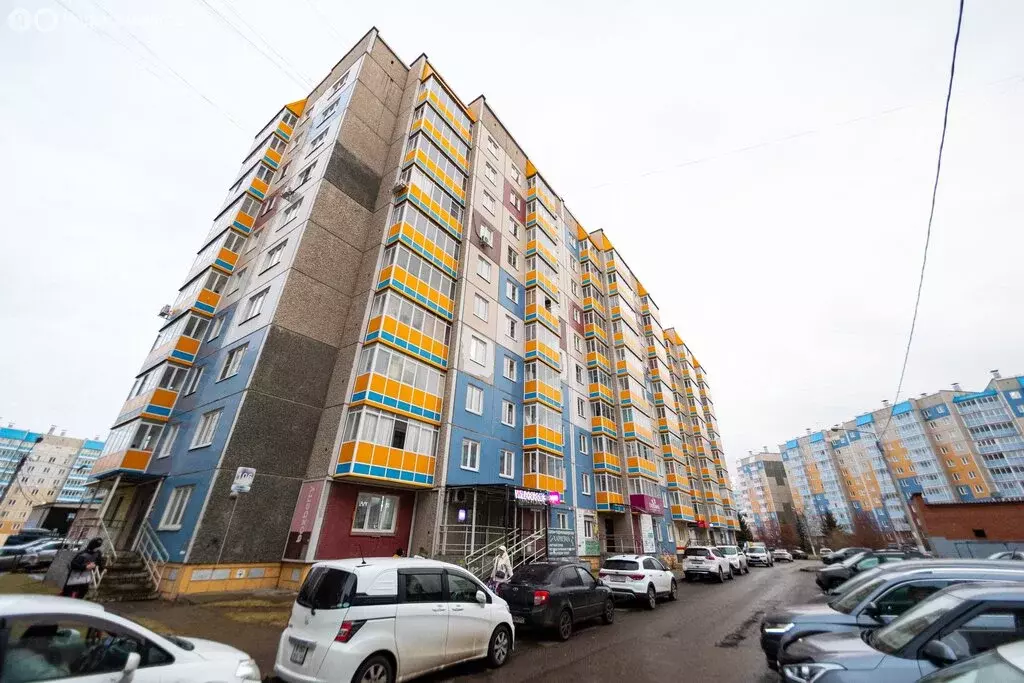 3-комнатная квартира: Красноярск, улица Чернышевского, 106 (66.6 м) - Фото 2