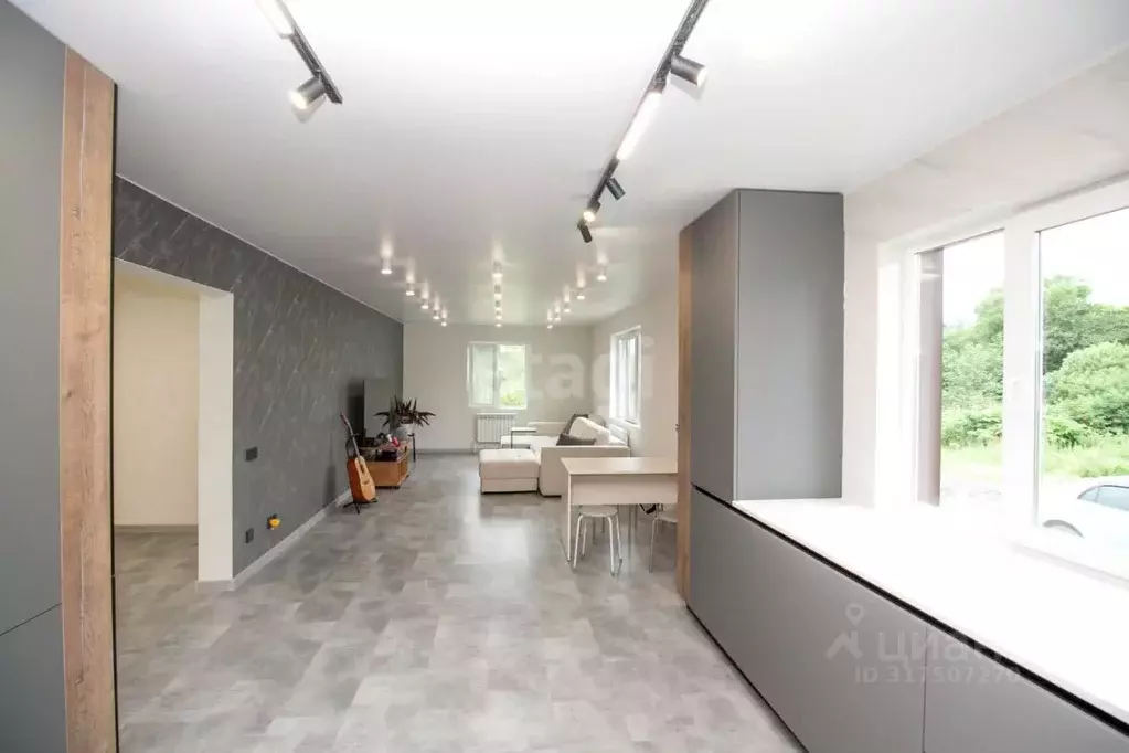 Дом в Сахалинская область, Южно-Сахалинск ул. Крейсер Новик (291 м) - Фото 1