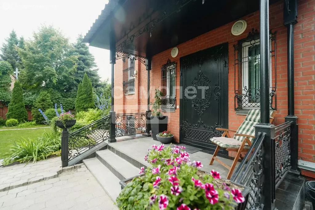 Дом в село Чернолучье, Береговая улица, 43 (306.7 м) - Фото 1
