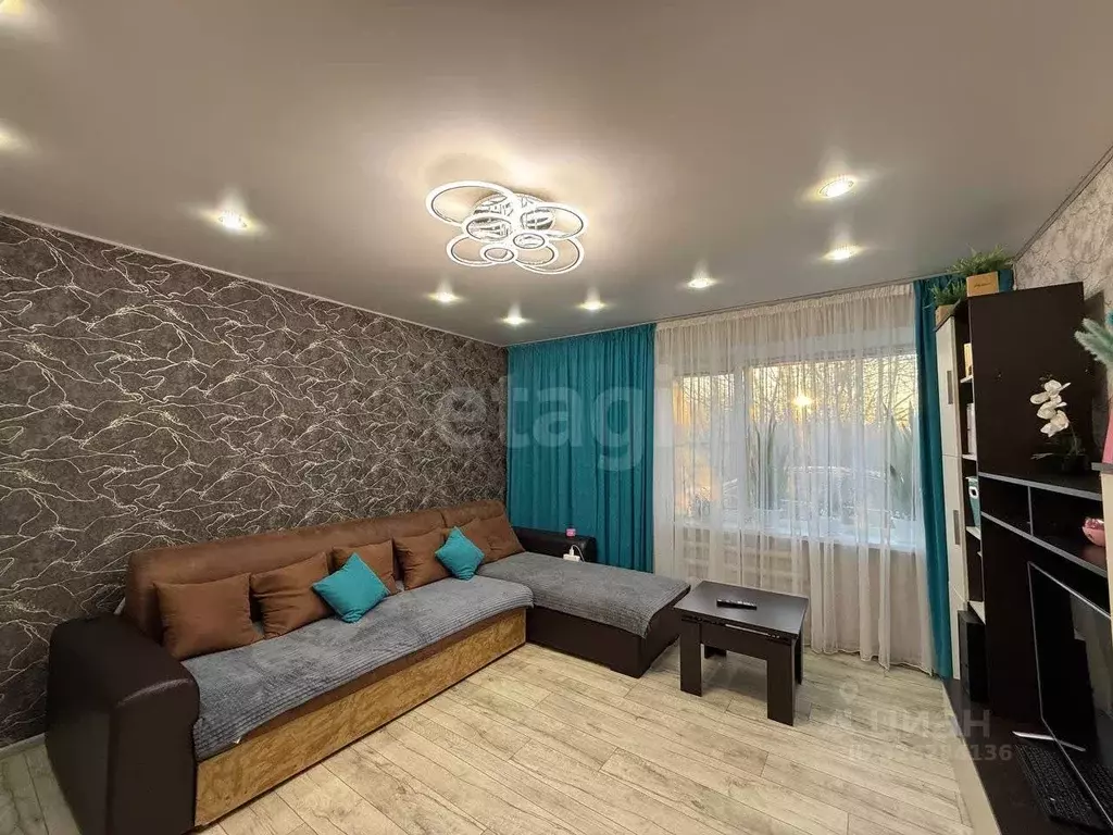 2-к кв. Белгородская область, Валуйки ул. Дзержинского, 4 (48.0 м) - Фото 1