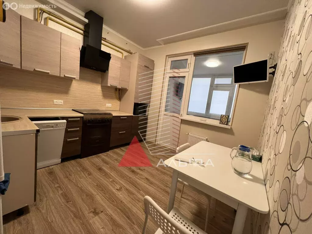 Квартира-студия: Евпатория, проспект Победы, 89 (60 м) - Фото 2