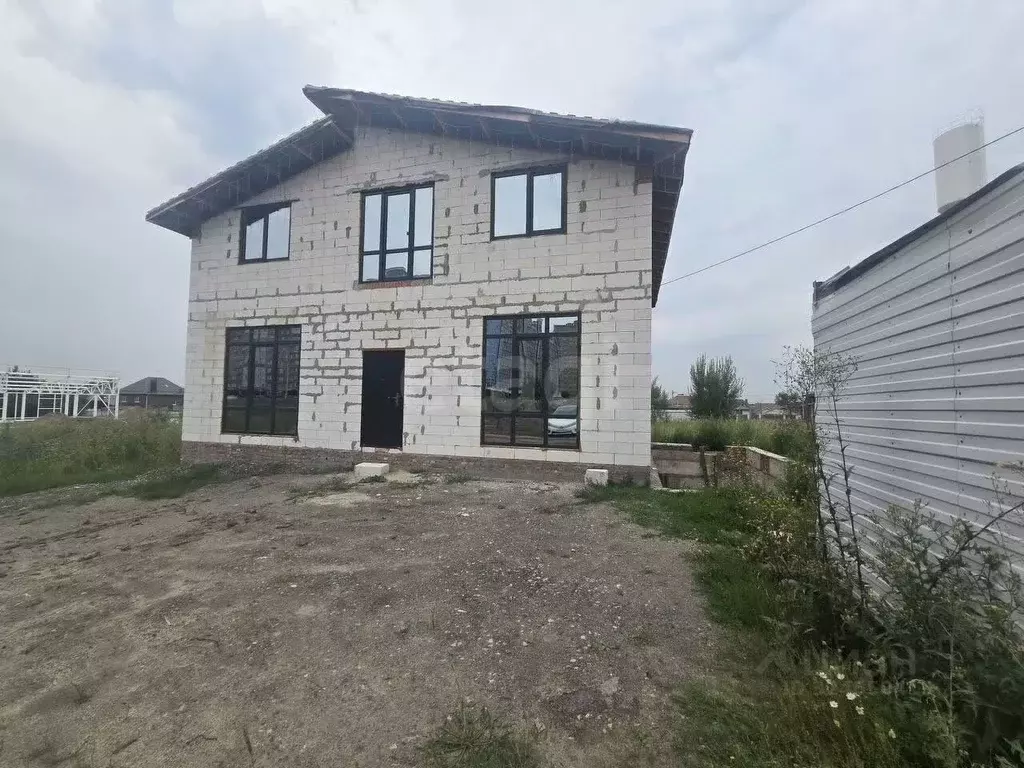 Дом в Курская область, Курский район, Нижнемедведицкий сельсовет, д. ... - Фото 1