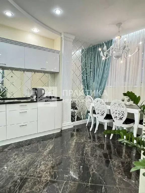 Продается 3-комнатная квартира - Фото 1