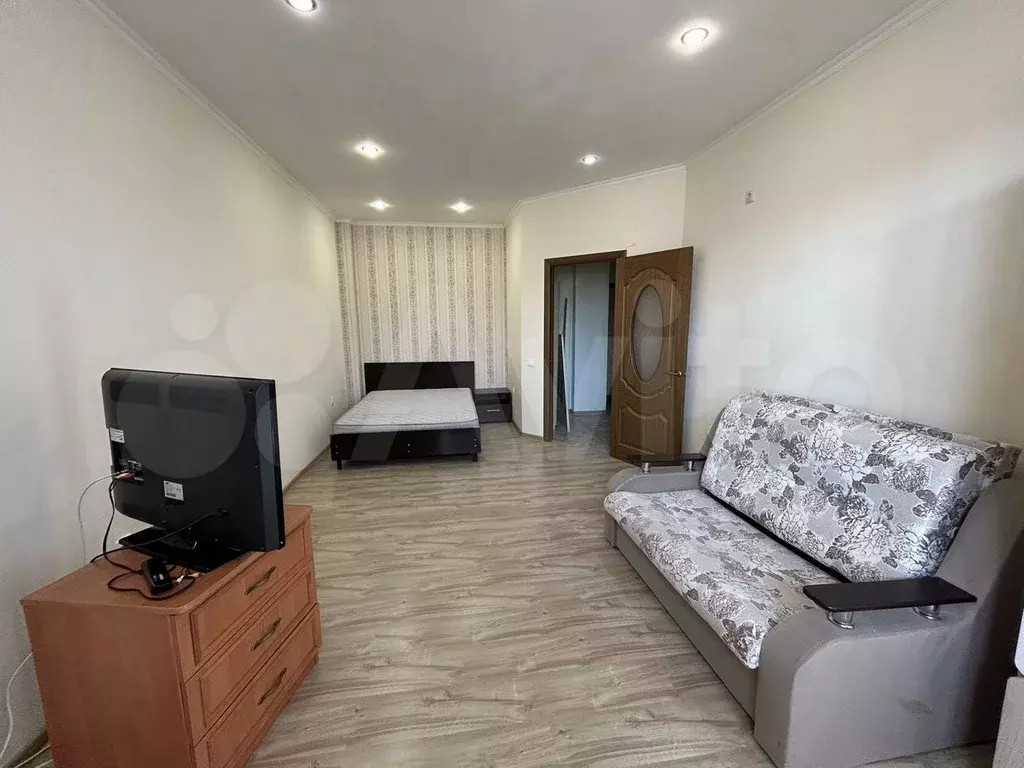 1-к. квартира, 42 м, 8/9 эт. - Фото 0