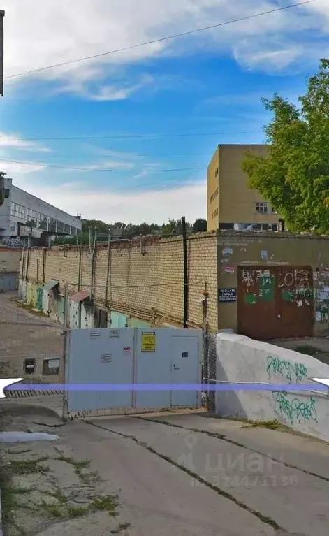 Гараж в Саратовская область, Саратов ул. Имени А.И. Хользунова (18 м) - Фото 1