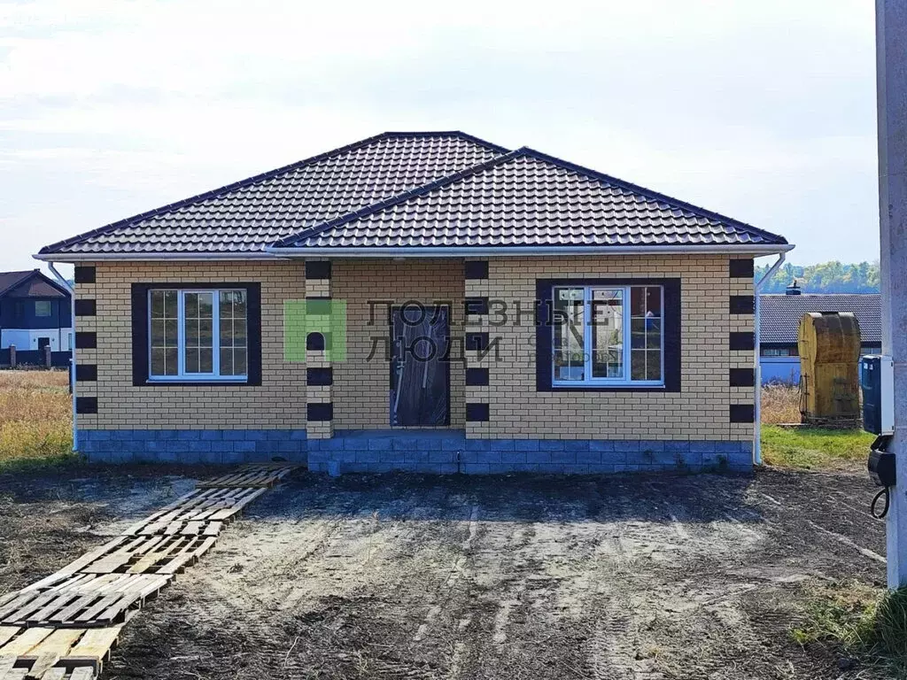 Дом в село Стрелецкое, Комсомольская улица, 25 (105 м) - Фото 1