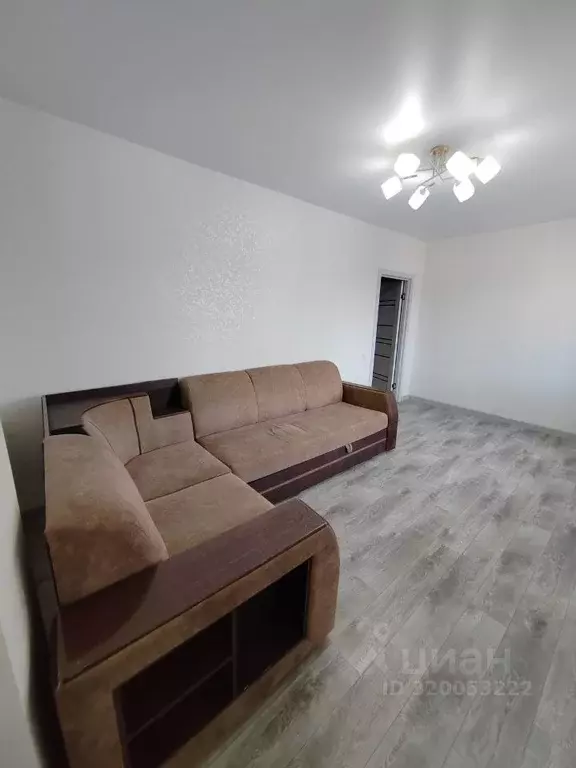 2-к кв. Хакасия, Абакан ул. Кирова, 212А (60.0 м) - Фото 0