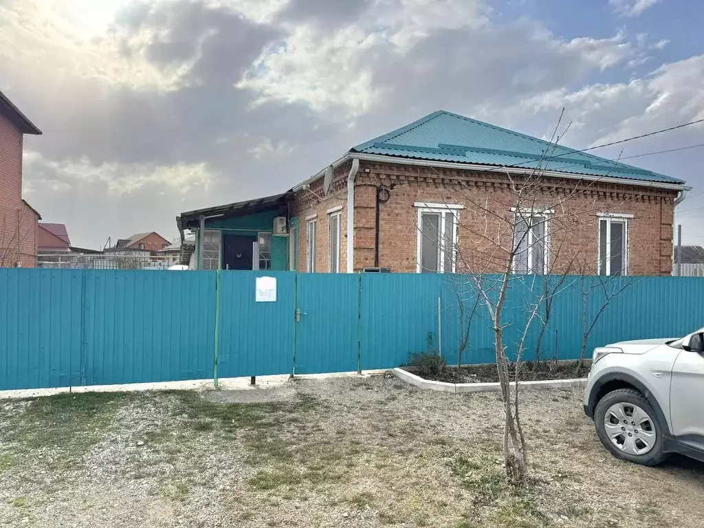 Дом в Краснодарский край, Белореченск пл. Центральная (81 м) - Фото 1
