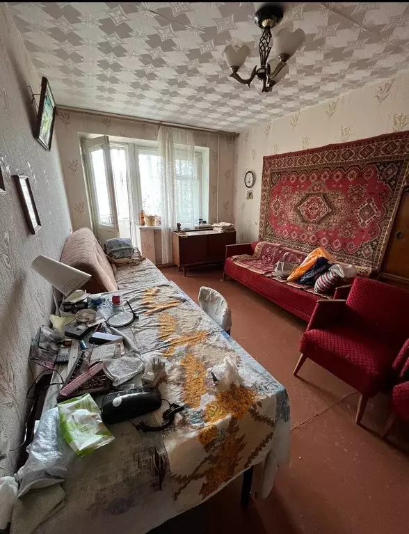 Продаётся 4-к квартира, 60 м - Фото 1