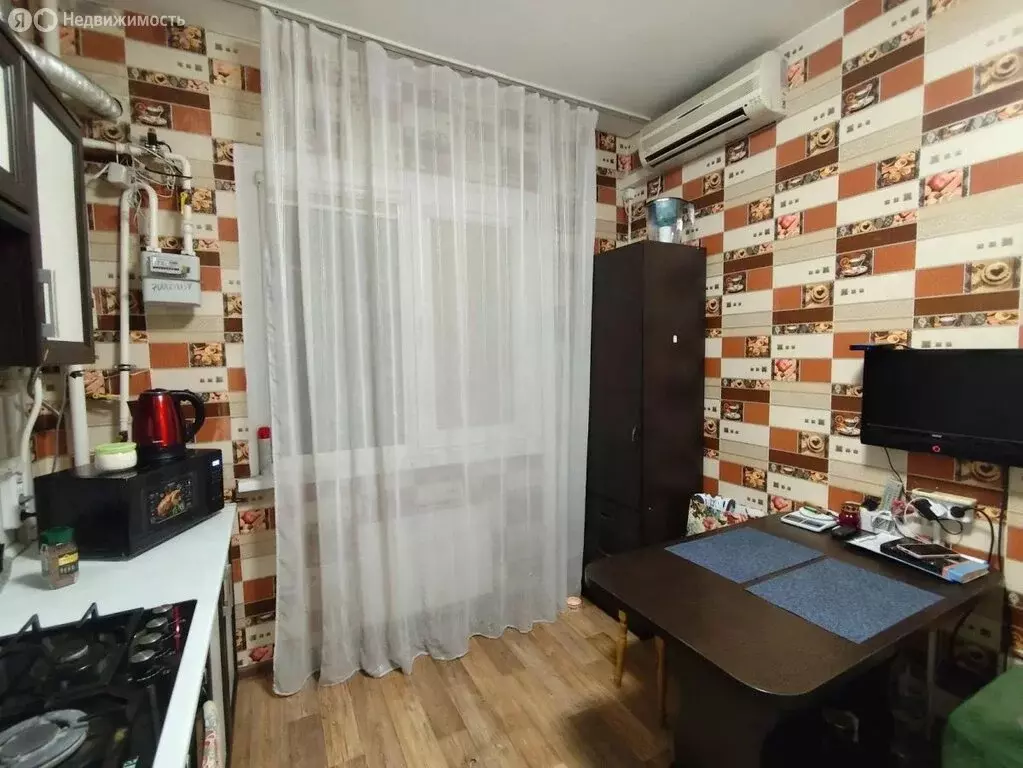 3-комнатная квартира: посёлок городского типа Яблоновский, Солнечная ... - Фото 1