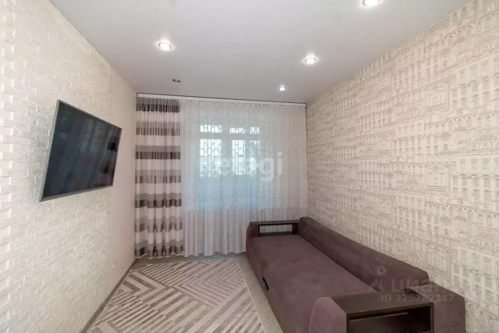 1-к кв. Тюменская область, Тюмень ул. Тимофея Чаркова, 81 (35.3 м) - Фото 1