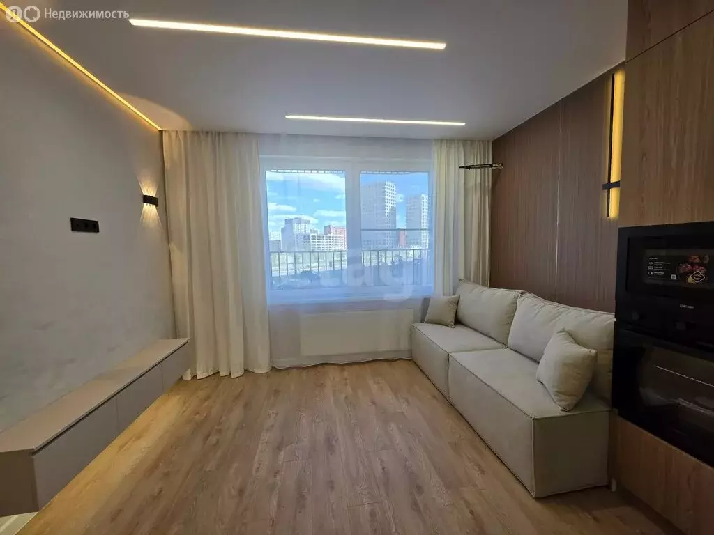 1-комнатная квартира: Тюмень, улица Фармана Салманова, 3 (35 м) - Фото 1